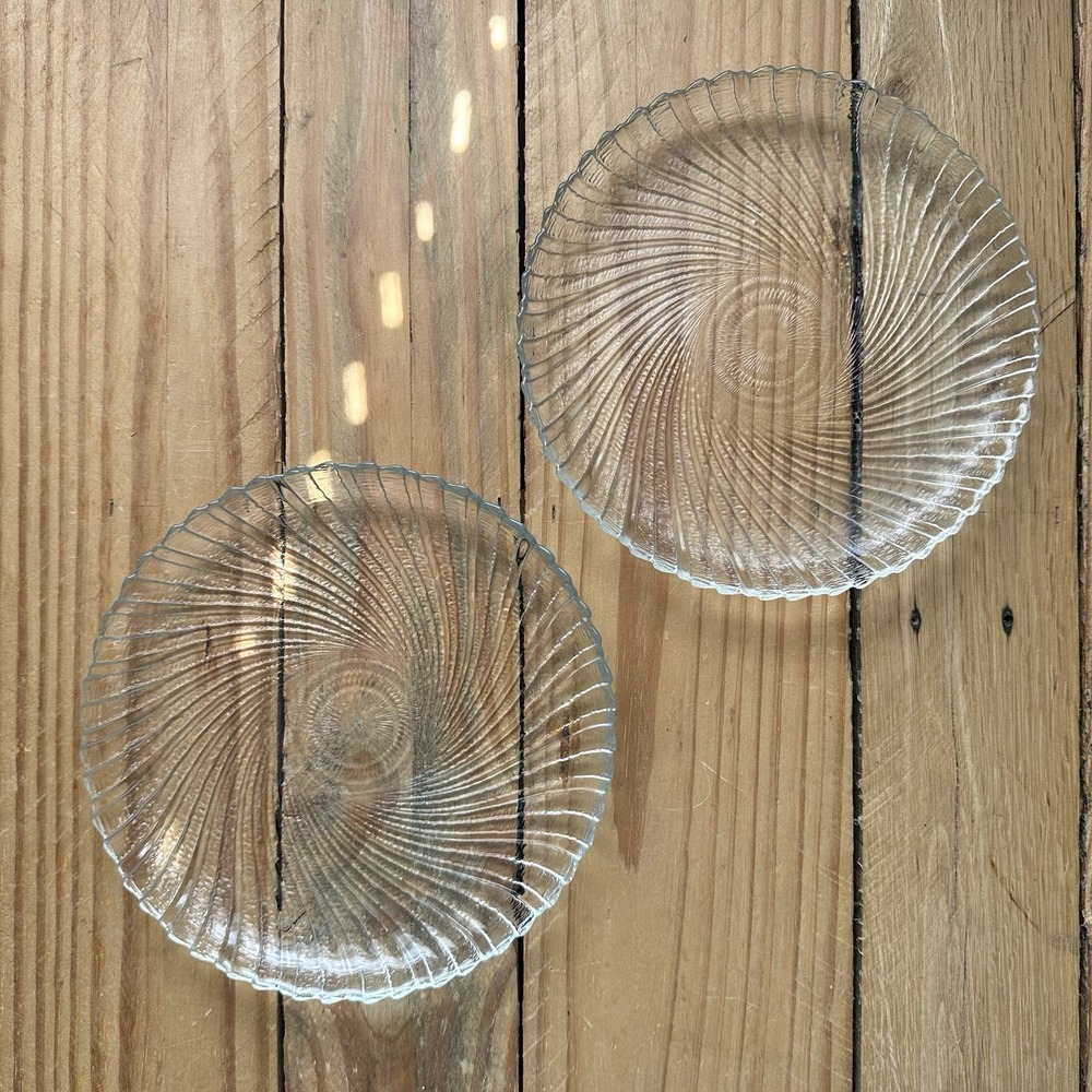 2 Arcoroc‎ Swirled Scalloped Clear Vintage Seabreeze 7-3/8" Salad Lunch Plate